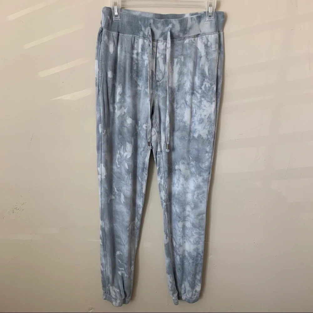young, fabulous & broke tie dye sweat pants size M